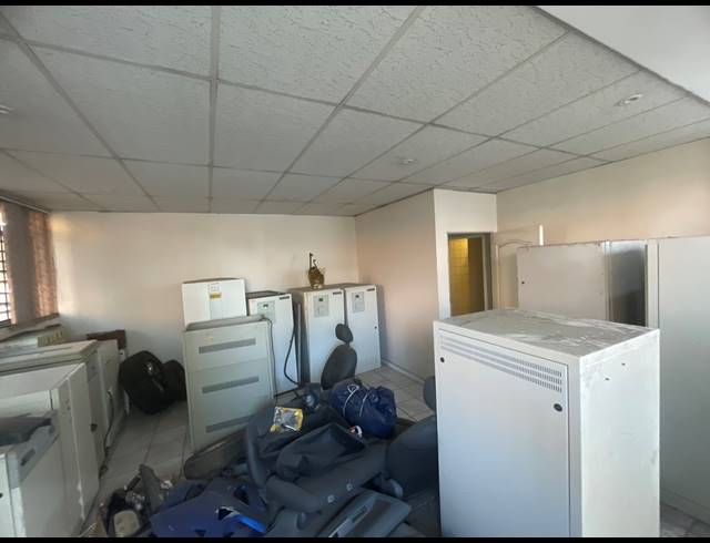 260M² BUSINESS TO LET IN CONGELLA